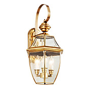 traditionele gouden wandlamp met 3 lichten in glazen kap