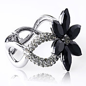 Fashion Ladies' Six Leaves Lucky Flower Bracelet