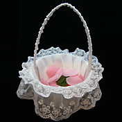 panier de fleur élégant en satin blanc et dentelle