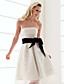  a-line sin tirantes hasta la rodilla organza vestido de novia de raso sobre