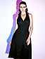  Sheath/Column Halter Knee-length Chiffon Cocktail Dress