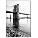 Affiche encadrée paysage pont de Brooklyn b & w par Harold Silverman - bâtiments et paysages urbains